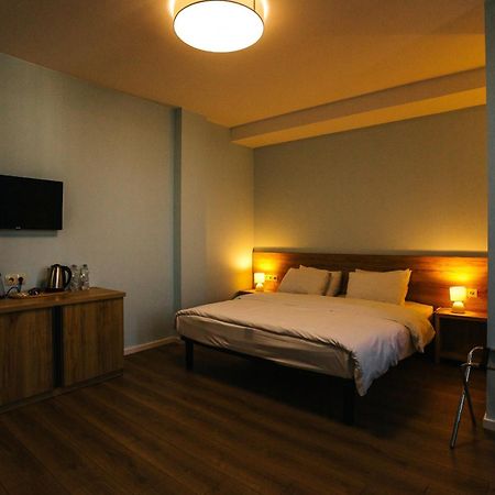 Hotel Piazza Four Colours Batumi Exterior foto