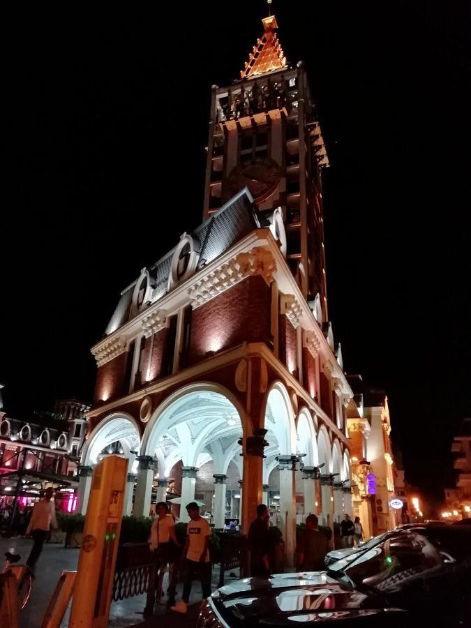 Hotel Piazza Four Colours Batumi Exterior foto