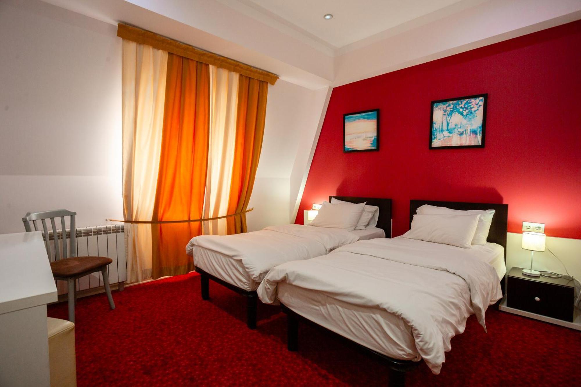 Hotel Piazza Four Colours Batumi Exterior foto