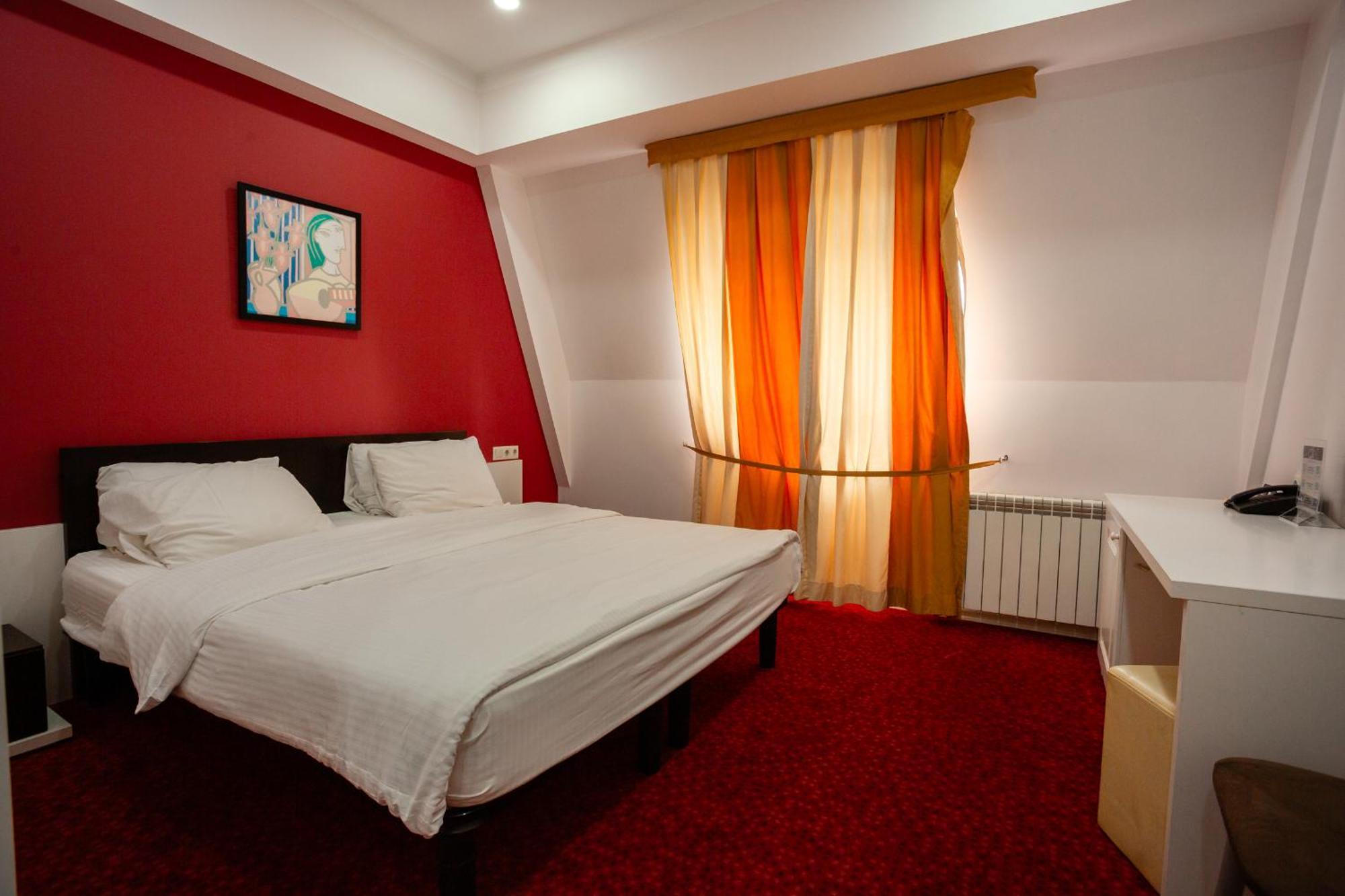 Hotel Piazza Four Colours Batumi Exterior foto