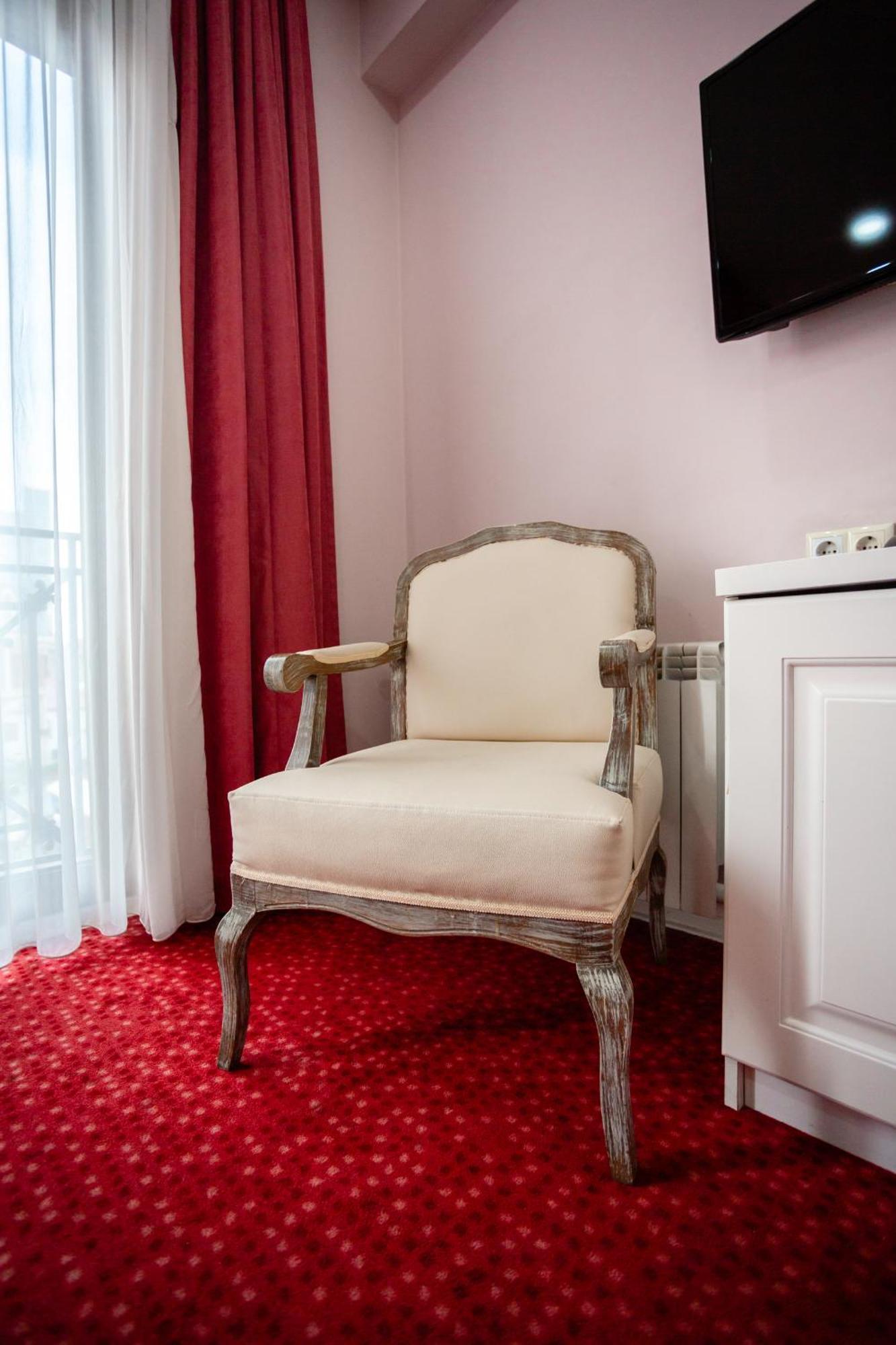 Hotel Piazza Four Colours Batumi Exterior foto