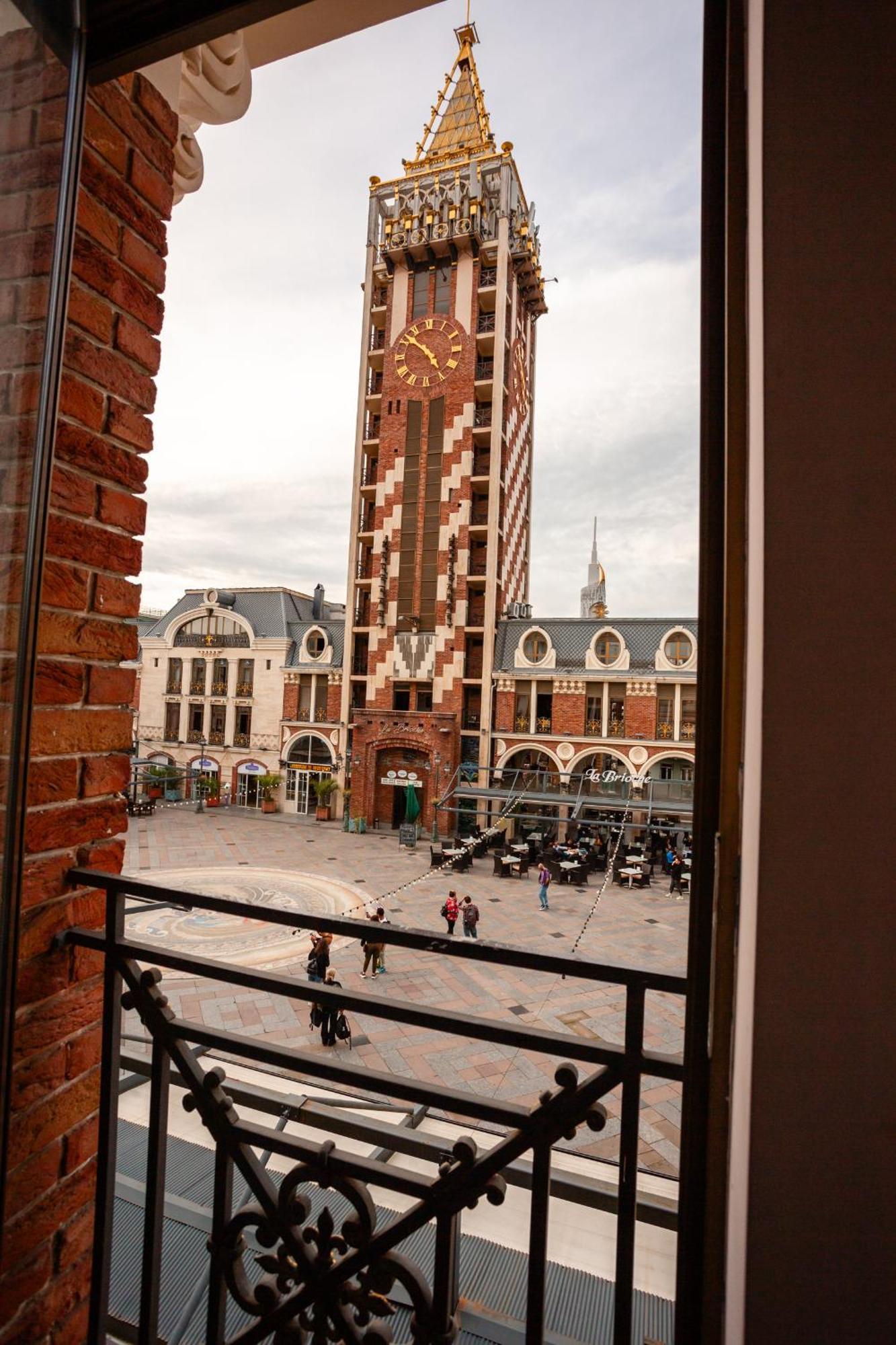 Hotel Piazza Four Colours Batumi Exterior foto