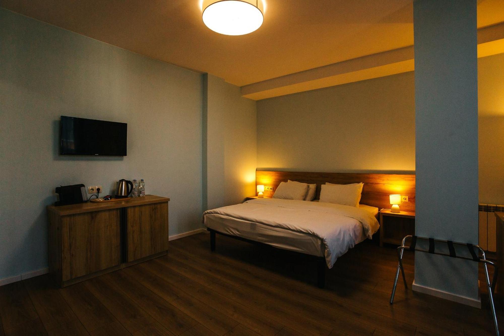 Hotel Piazza Four Colours Batumi Exterior foto