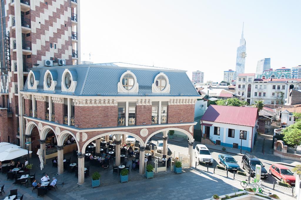 Hotel Piazza Four Colours Batumi Exterior foto
