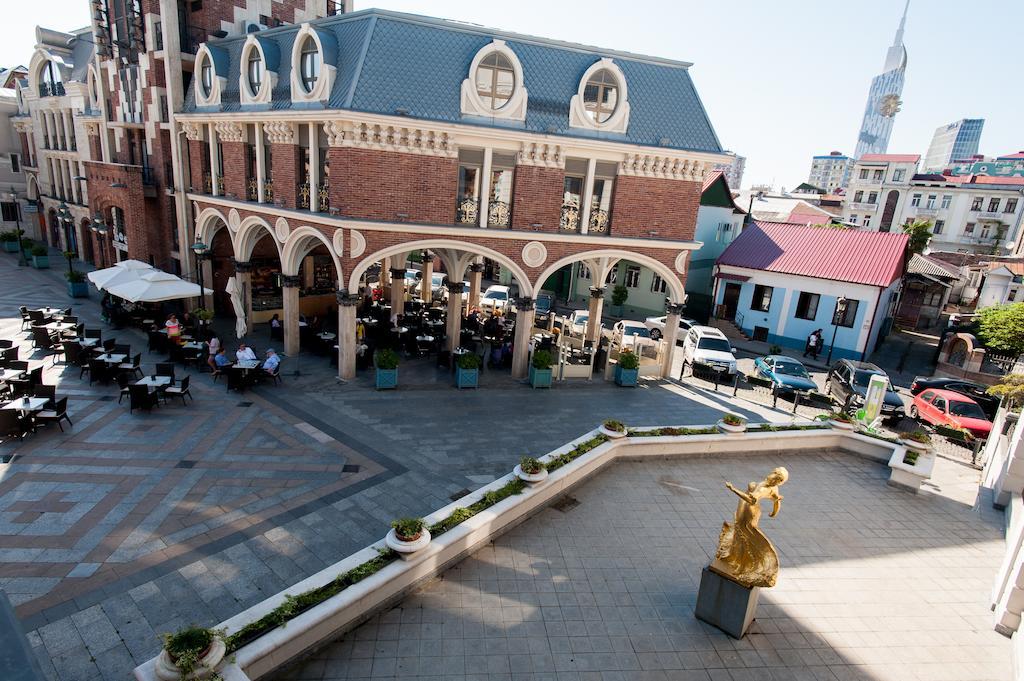 Hotel Piazza Four Colours Batumi Exterior foto